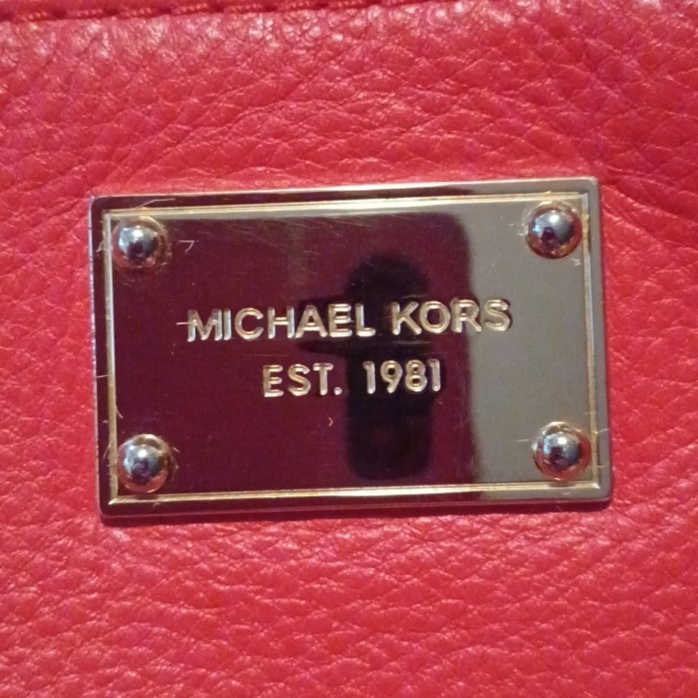 >  Michael Kors Vibrant Red Crossbody Bag
